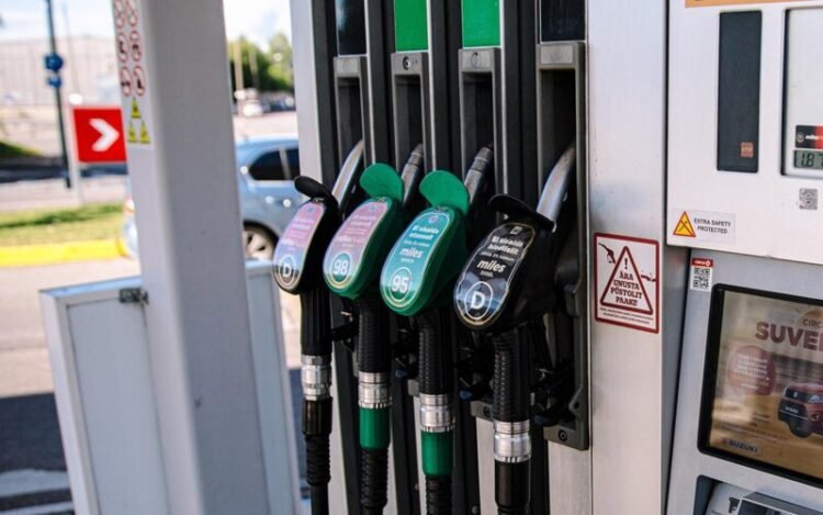 The government keeps fuel prices stable and closely monitors international developments – the Ware Tijd