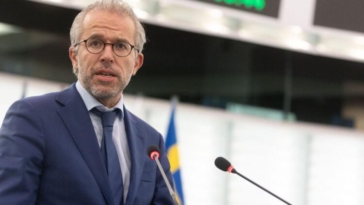 Reuten: EU funds for Serbia are threatened, a message to Vučić that the situation is very serious – Politika