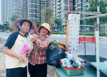 In Ho Chi Minh City, ‘nomadic’ vendors trail construction boom, following workers from site to site