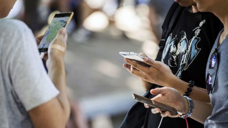 The painful naivety of digital education: The smartphone as …
