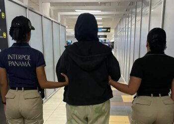 Interpol Panama captures a woman at the Tocumen Airport with a red alert for homicide in the United States
