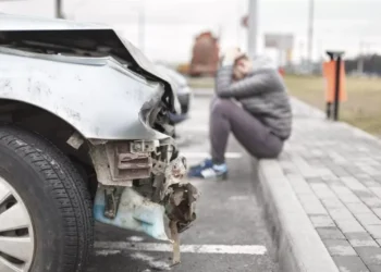Road accident with a minor driver and a minor victim