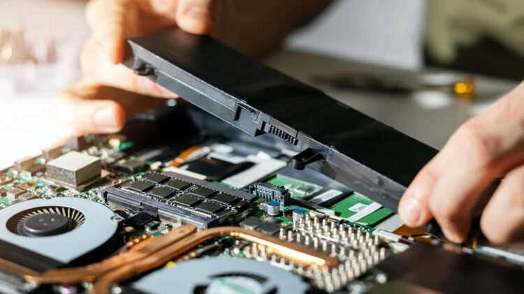 Can a laptop be used without a battery?