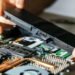 Can a laptop be used without a battery?