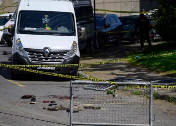 One dead in a shooting outside the Israeli consulate in Istanbul