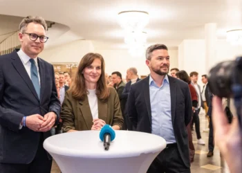 SPD decides: coalition with CDU instead of left-wing alliance