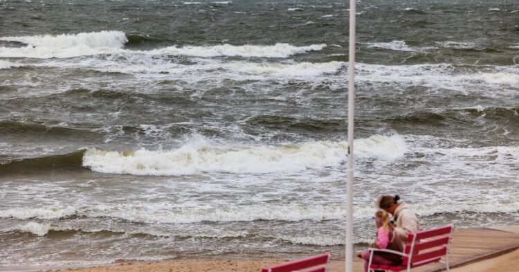 Warnings sound: extremely strong gusts of wind are expected on Sunday – where will it be most dangerous?