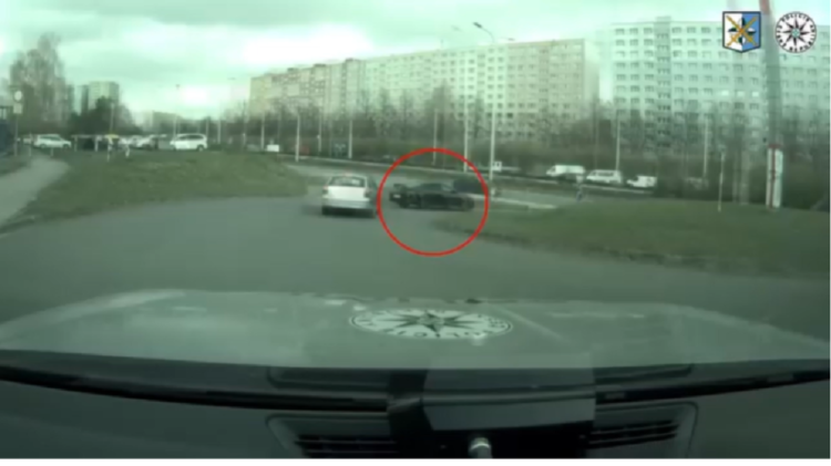 VIDEO: He endangered dozens of people by frantically driving a Mercedes at a speed of over 200 km/h. The police are asking for help and looking for witnesses – Transport – Car