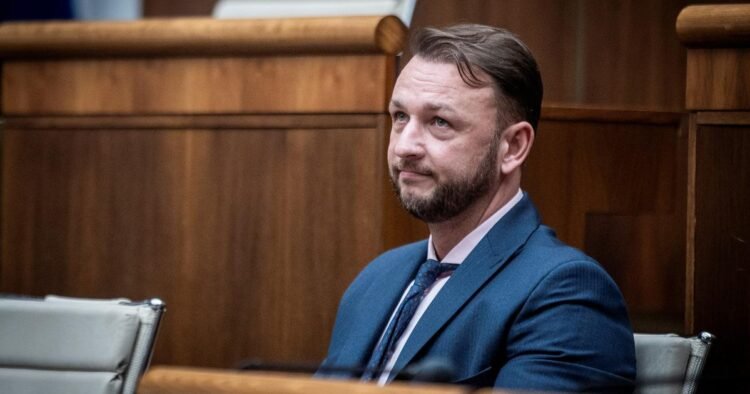 Šutaj Eštok fears that the public will not lose confidence in a just state. However, he sees only one lawyer