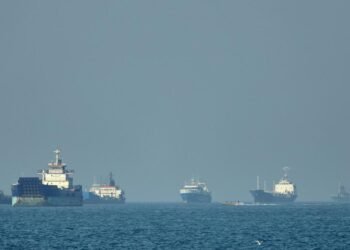 Middle East Online: Trump again threatens Iran with total destruction for attacks on escort vessels