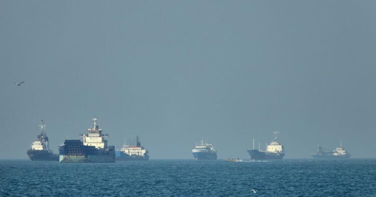 Middle East Online: Trump again threatens Iran with total destruction for attacks on escort vessels