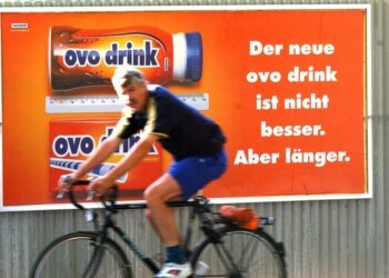 Anti-consumerists push for advertising-free Swiss capital