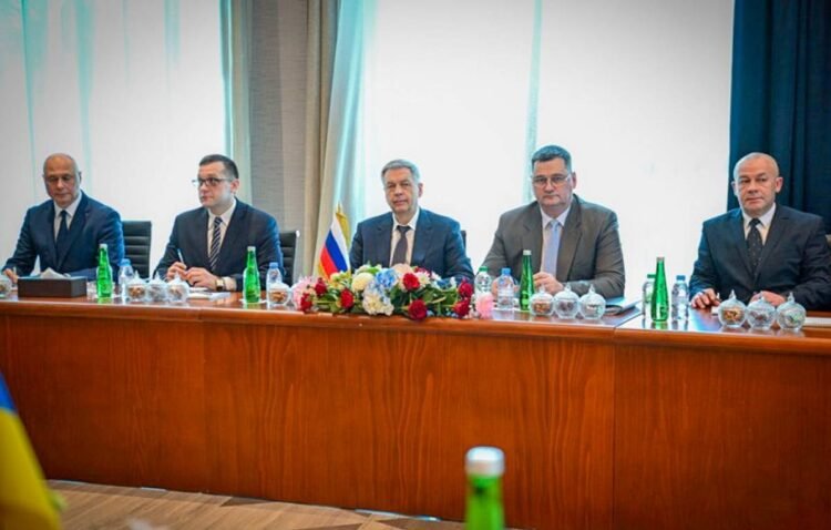 Press review: Russia ready to resume Ukraine talks in Middle East as UAE plans OPEC exit – Press Review