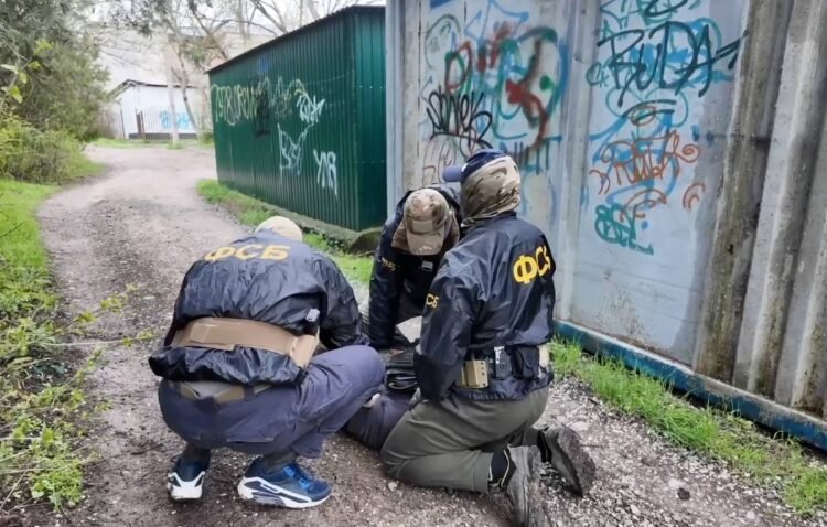 What we know about detention of Russian man for plotting terror attacks in Crimea – Society & Culture