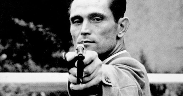 Telex: He threw a grenade with his right hand, so he won the Olympics with his left hand