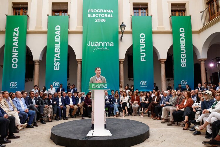 When Juanma Moreno’s head was on the table in Génova: "I can’t do that to my friend"