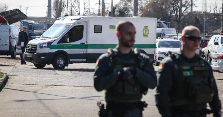 They filed a complaint regarding the detention of the Ukrainian money carriers, according to their announcement, the Metropolitan Prosecutor’s Office ordered the investigation