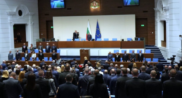 The declarations of the parliamentary groups: What are the requests?