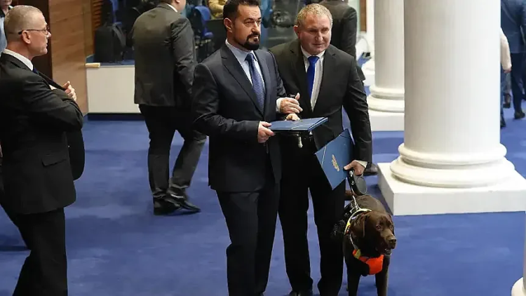 For the first time! Guide dog in Parliament