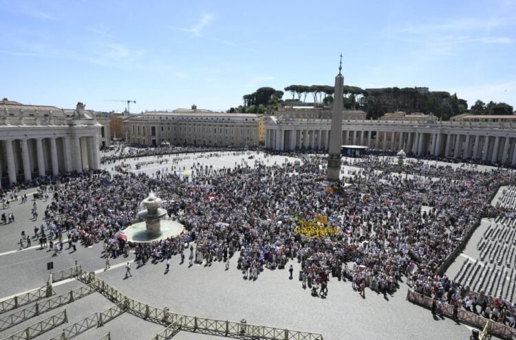 Pope remembers journalists who lost their lives due to violence and wars