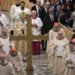 Pope ordains four bishops for Rome: Be men of peace and unity