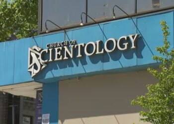 Hundreds of youths descend on Vancouver’s Scientology building as part of speedrunning trend