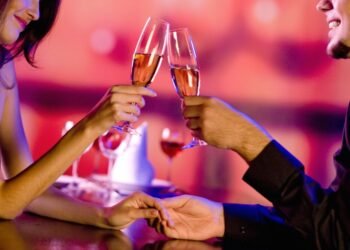 Who pays on the first date? The detail that shows you whether or not your relationship has a future