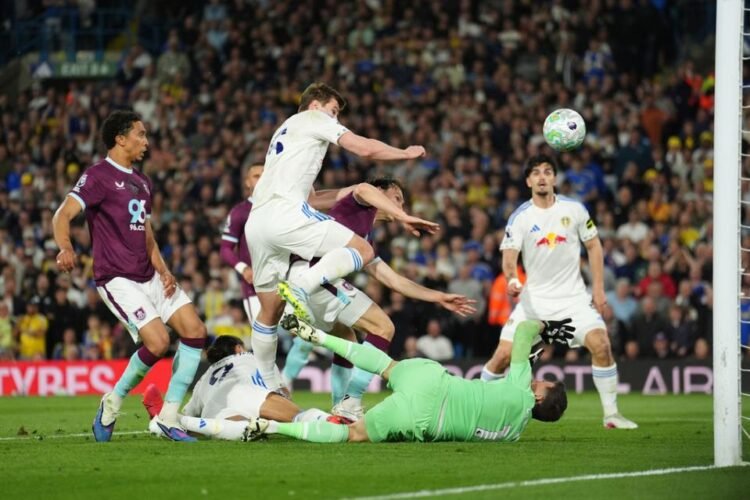 Leeds take big step toward Premier League survival with comfy win over Burnley