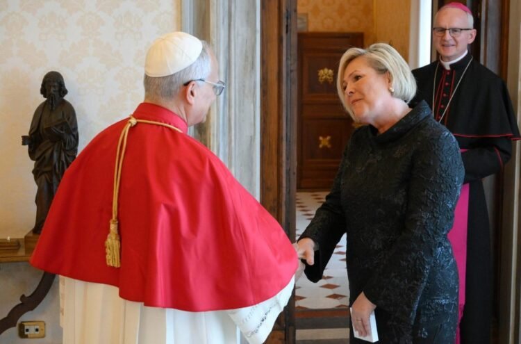 Pope Leo XIV meets President Tómasdóttir of Iceland