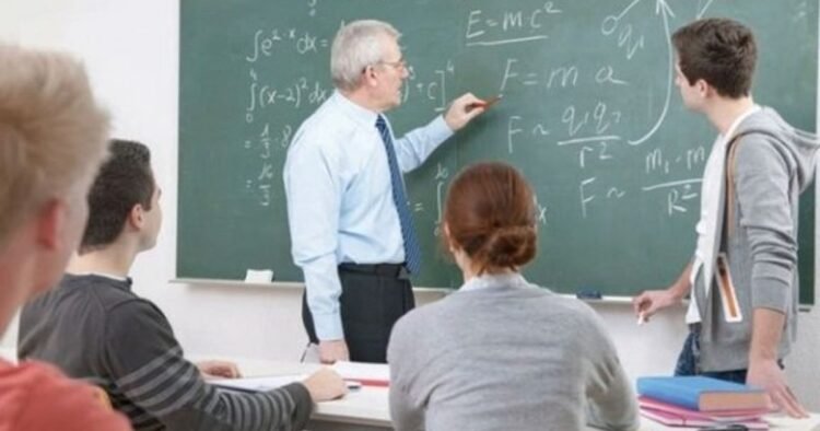 Teachers receive 1,500 lei, in the last meeting of the Bolojan Government. How premiums should be spent