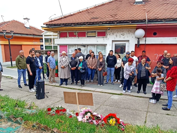 Husein and Hajrudin, civilians who were killed on the street in 1992, were honored in Brčko