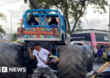 Three dead after monster truck crashes into crowd At least 38 people were injured when the vehicle ploughed into the crowd at a show in Colombia. 5 hrs agoLatin America