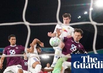 Calvert-Lewin eases Leeds to verge of safety in dominant win over Burnley | Premier League
