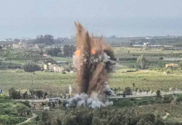 The Israeli army launches raids on Hezbollah targets
