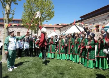 Students of the Döwletliler köşgi School represented Turkmenistan at the Turkic Children’s Games Festival