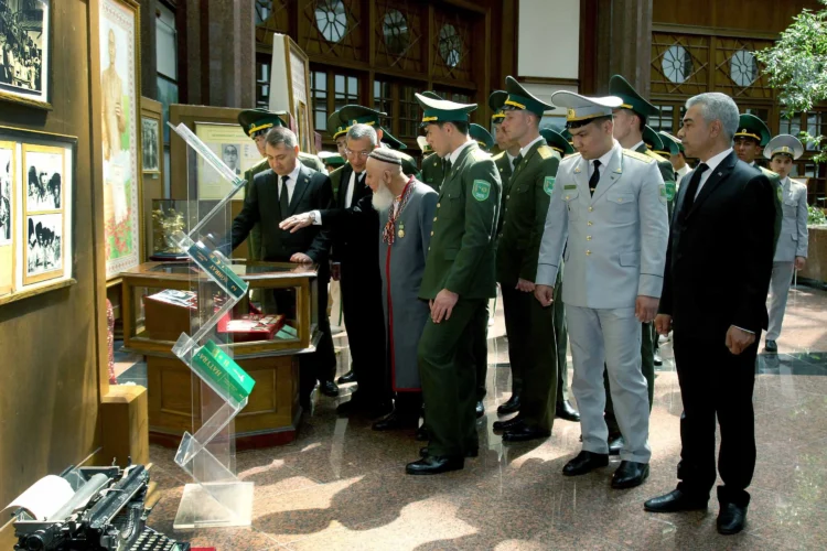 An exhibition dedicated to Victory Day opened at the State Museum of Turkmenistan In honor of Victory Day in the Great Patriotic War of 1941-1945, the State Museum of the State Cultural Center of Turkmenistan opened the exhibition “Memories Inscribed in M