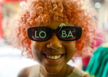 “Shakiromania” takes over Rio markets before Shakira’s show in Copacabana
