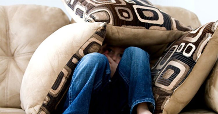 Four habits of parents that make children stop confiding in them