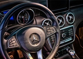Mercedes is not giving up on big screens, but admits that the buttons win