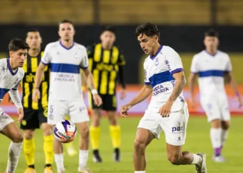 Peñarol 1-1 Defensor Sporting for the Apertura Tournament: the aurinegro improved but only for a while and has accumulated seven games without being able to win