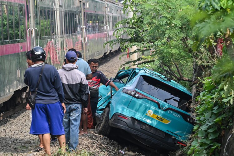 Train accidents mount as crossings left unchecked – Society