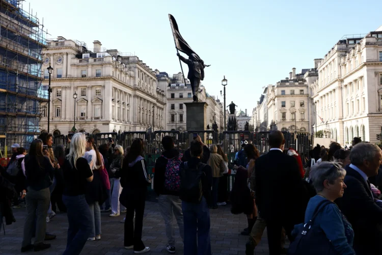 Banksy confirmed the authorship of the new sculpture that has appeared in the center of London