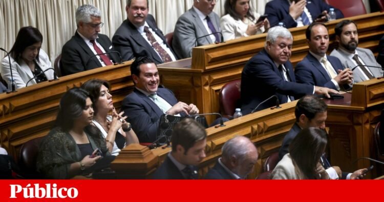 AR asks Chega deputy to retract accusations about illicit payments | Assembly of the Republic