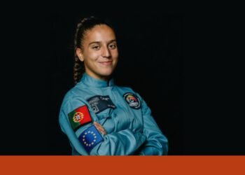 Who is Lua Afonso, the 18-year-old student from Covilhã praised in Parliament? | Profile