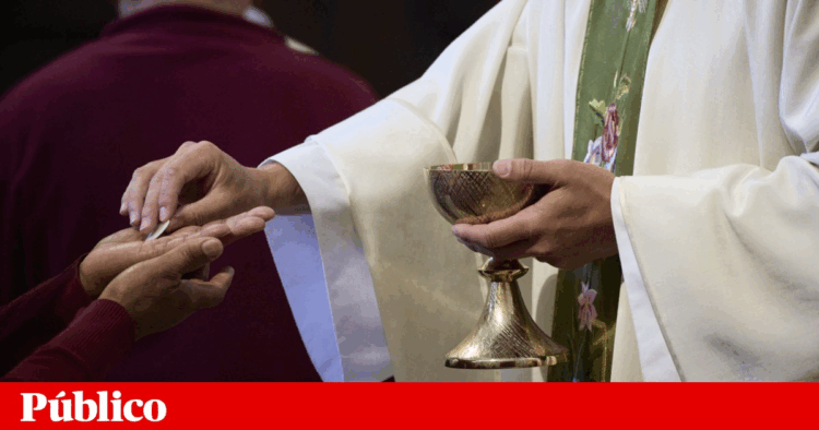 Outraged, Catholics accuse bishops of “disaster” in the treatment of abuse victims | Sexual abuse