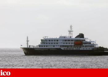 There is a Portuguese in the crew of the cruise ship assisted by Cape Verde | Public health