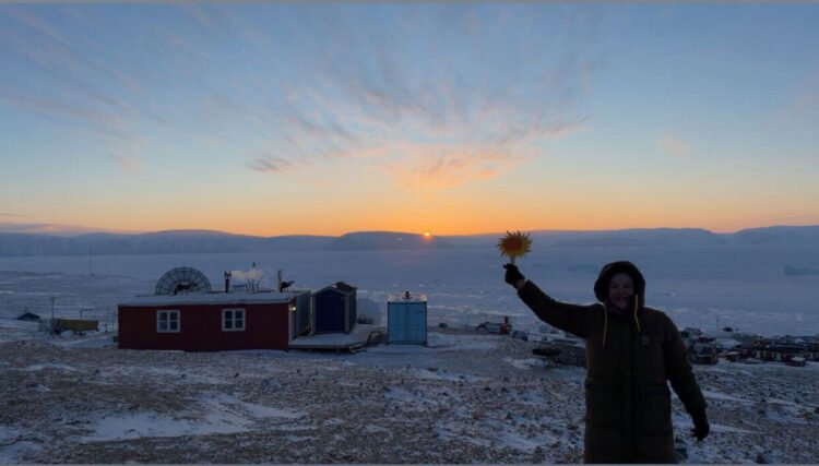 The winter darkness in Qaanaaq is over