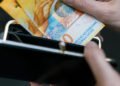 How do young politicians want to invest money?
