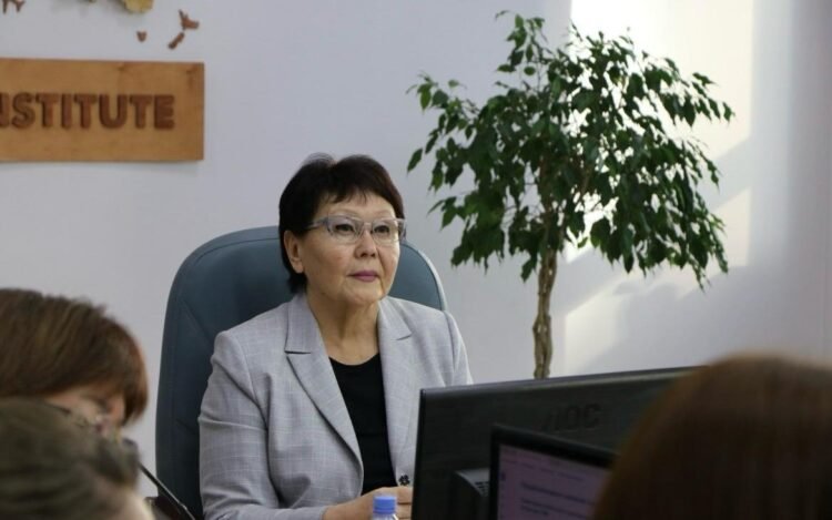 Kazakhstanis more often choose delivery and trade than work in their specialty – expert