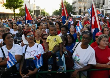 Slovenian students to Cuba with medicine and a message: Let’s break the embargo